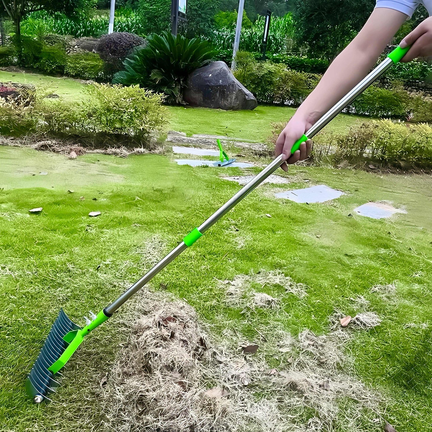 Heavy-Duty Metal Lawn Rake - 32.51cm Wide
